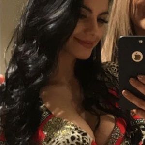 Meet your Posher, Alma